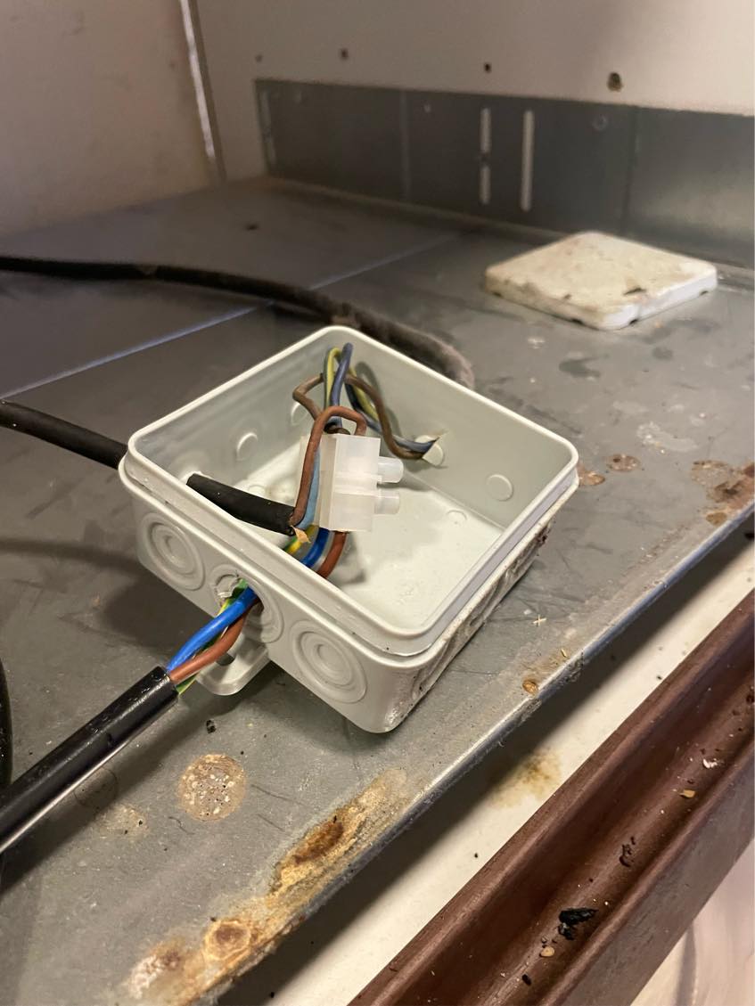 Sætte ovn til strøm