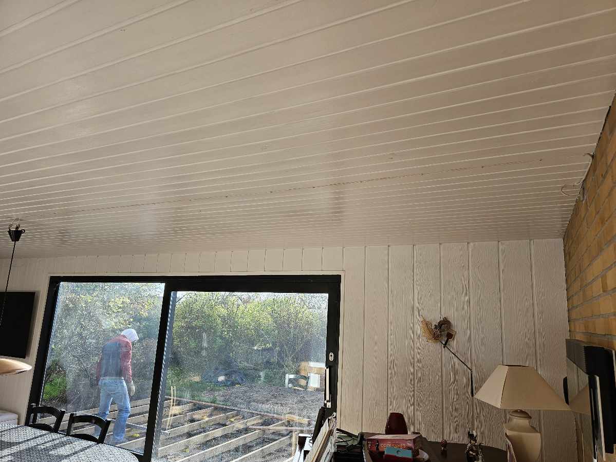 Strøm til loftslampe