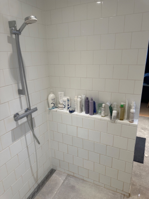 Mure ny skillevæg badeværelse