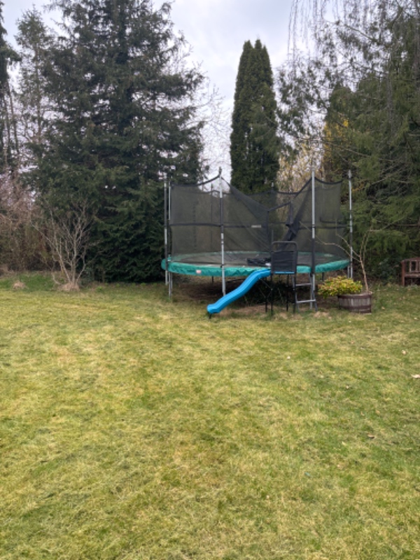 Grav hul til trampolin