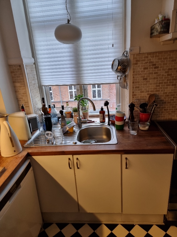 Nedtagning, opmåling og montering af køkken.