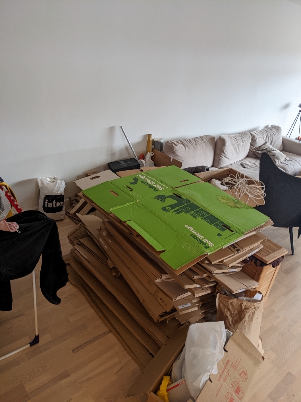 Hentet pap og div. skrald fra flytning