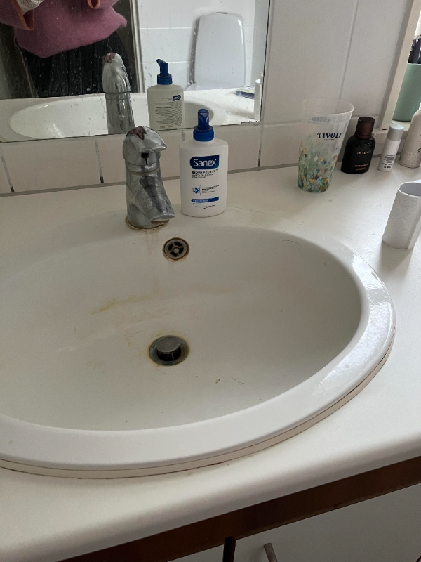 Afmontere toiletmøbel, montere nyt toiletmøbel