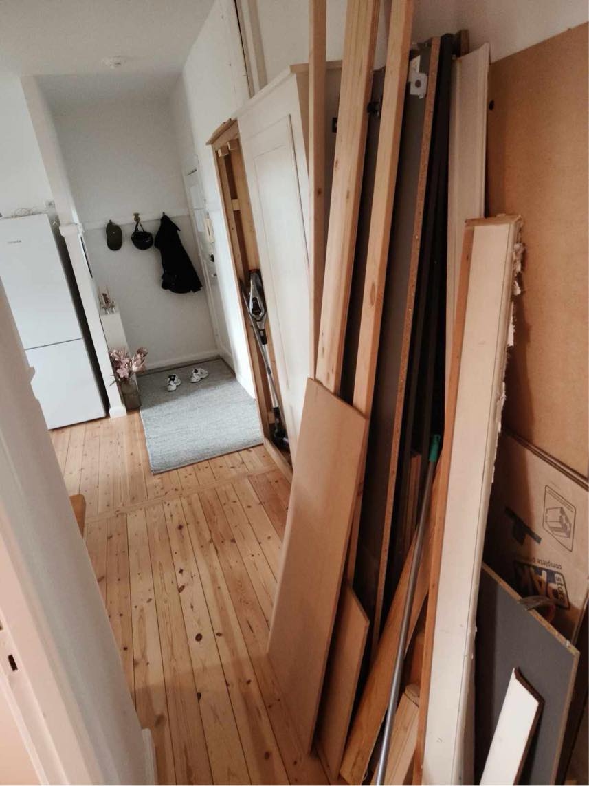 Bortskæffelse af pap og lidt træ