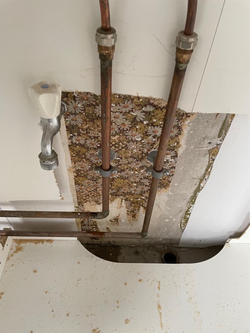 VVS - utæt vandhane (skal udskiftes til nyt)