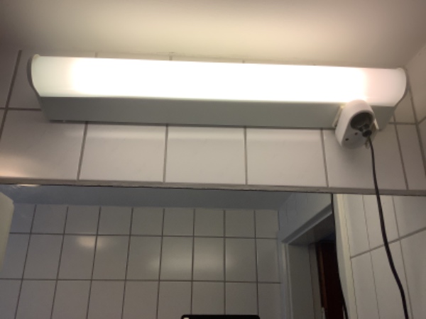 Opsætning af 4 lamper. Skiftet lampe i bad og etableret ny stikkontakt.