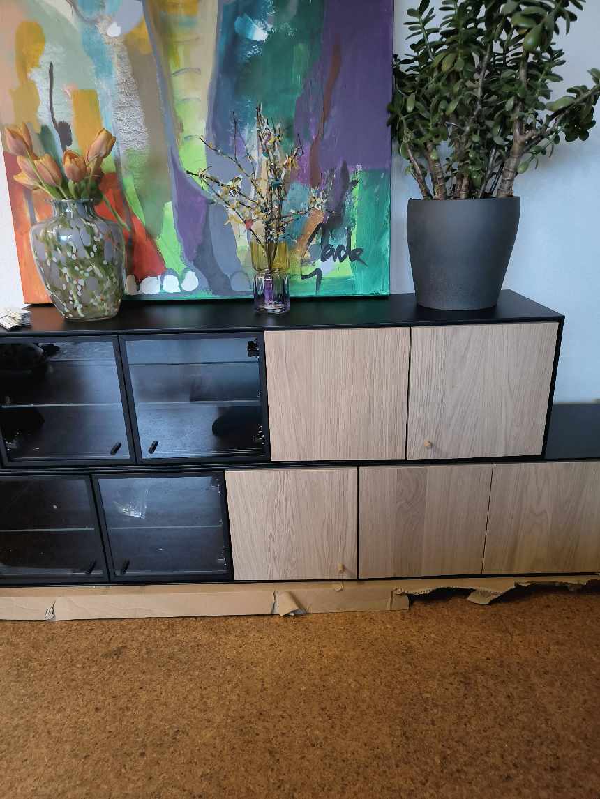 Ophæng af møbler på væg