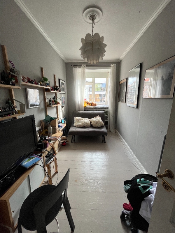 Fjernelse af savsmuldstapet og spartling af væg