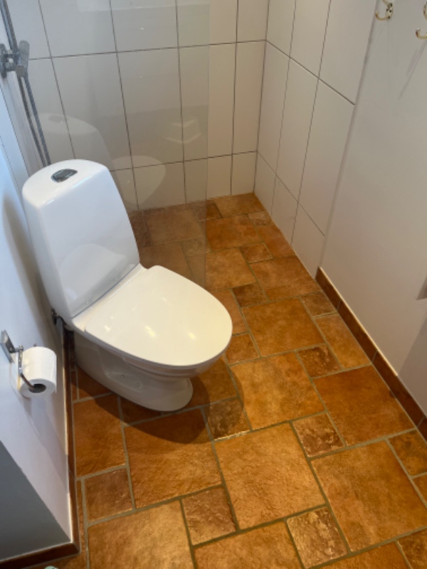 Blød fuge på badeværelse