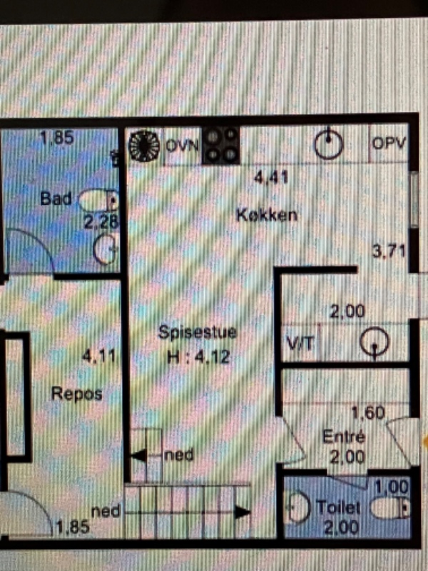 Maling af køkken-alrum ca. 25 kvm (inkl. én væg, hvor løst tapet skal ned og nyt filt sættes op)