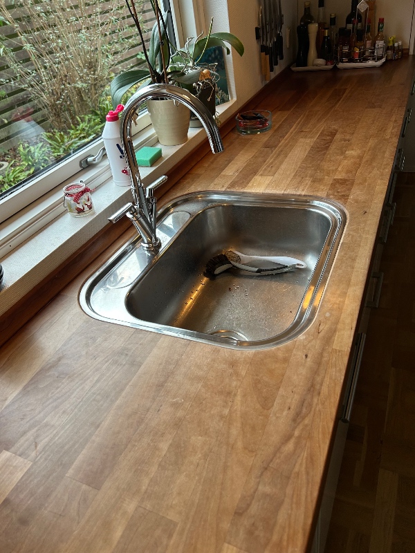 Afslibning og oliering af køkken træ bordplade