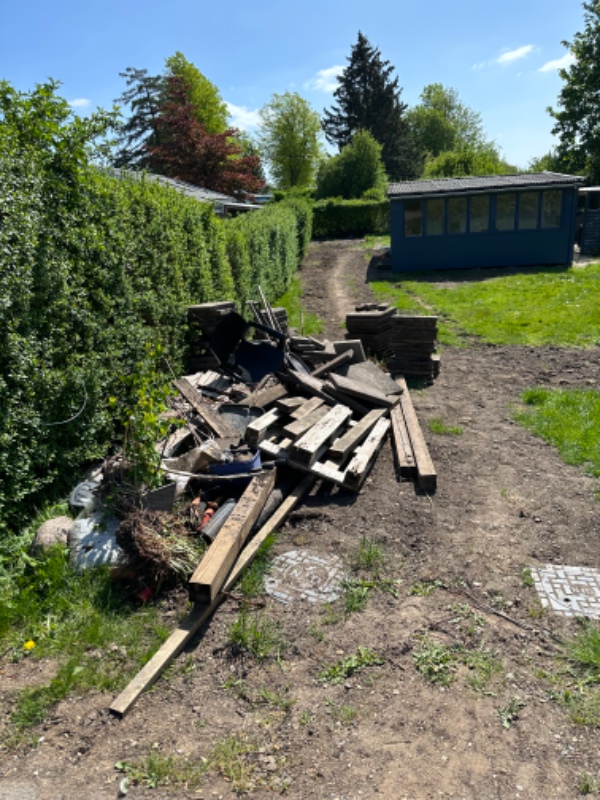 Afhentning af fliser, rødder m.m.