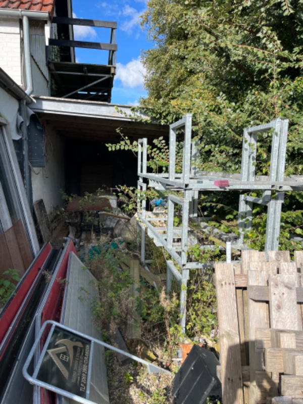 Afhentning af gamle vinduer og lign