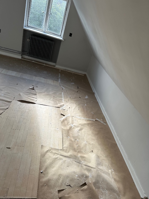 Gulvslibning af værelse på 20m2