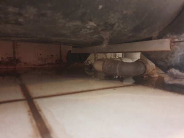 Søger VVS'er til hjælp til badekar