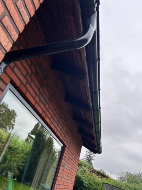 Maling af udhæng på hus