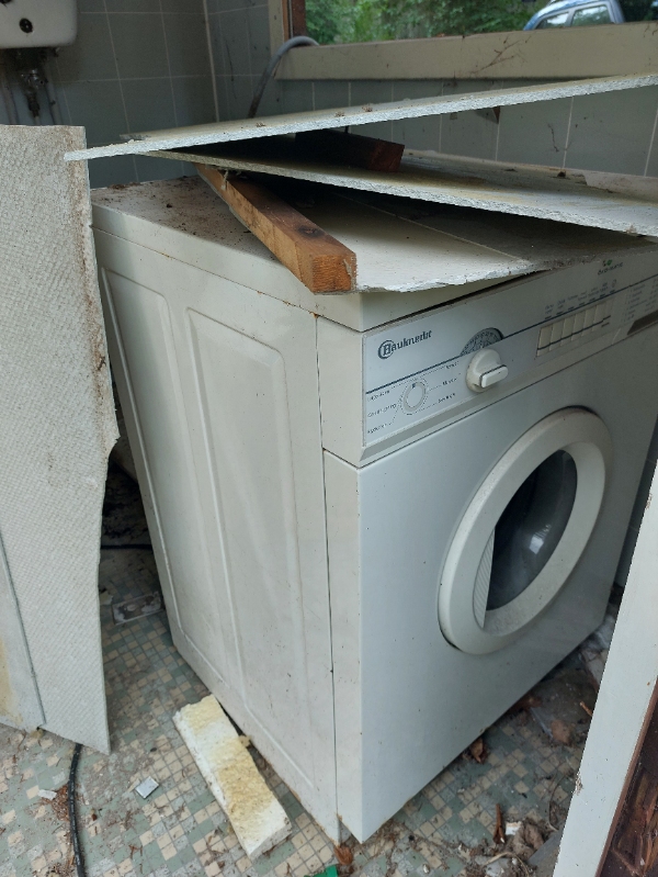 rive skur ned samt bortskaffelse.