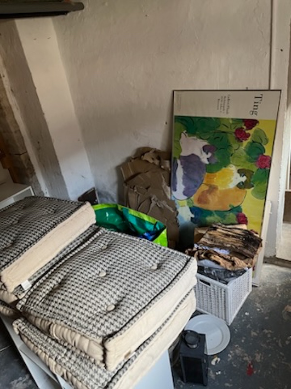 Storskraldsfjerning: Mursten og træ