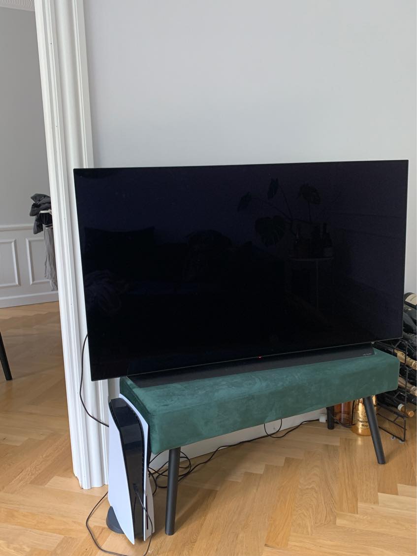 Ophæng af væghængt TV