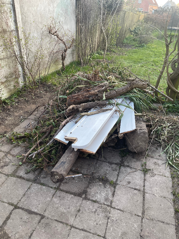 Kørt haveaffald væk