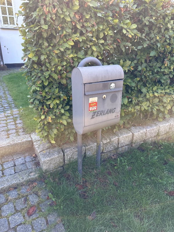 Nedtagning af postkasse stativ og opsætning af nyt