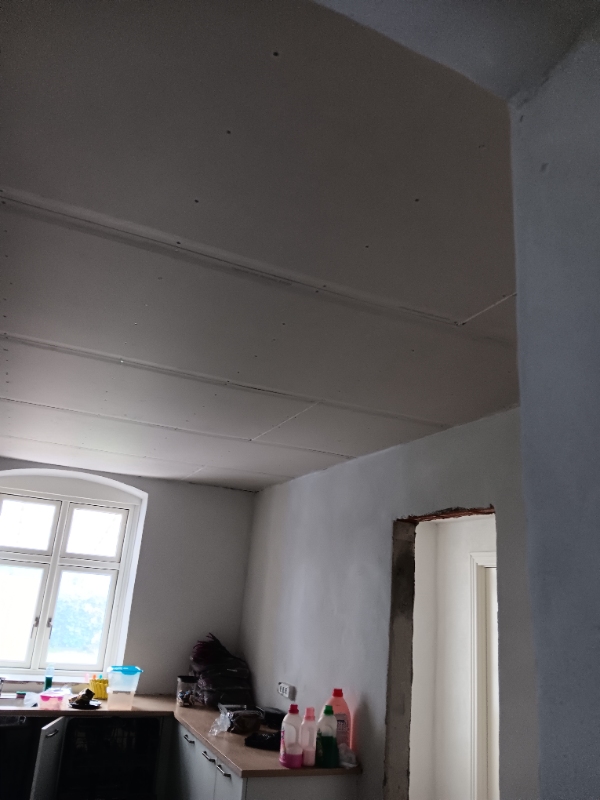 Fuldspartling og maling af loft