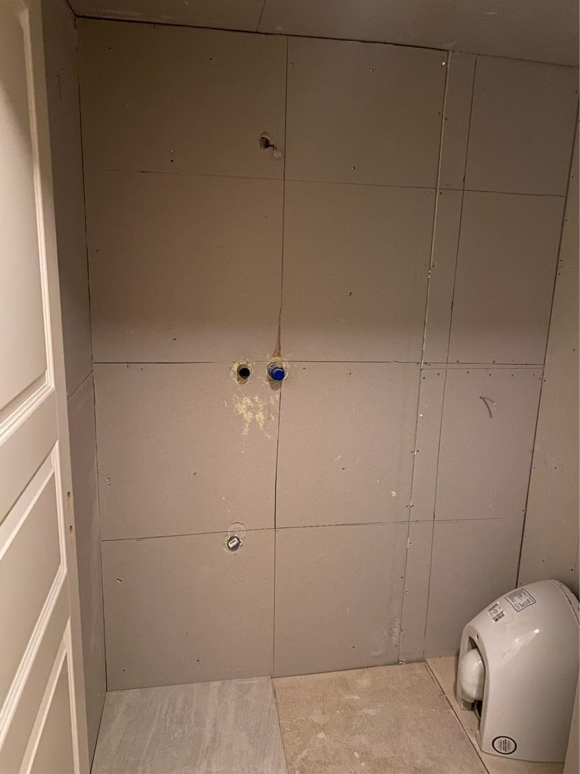 Murer søges til fliselægning på lille toilet