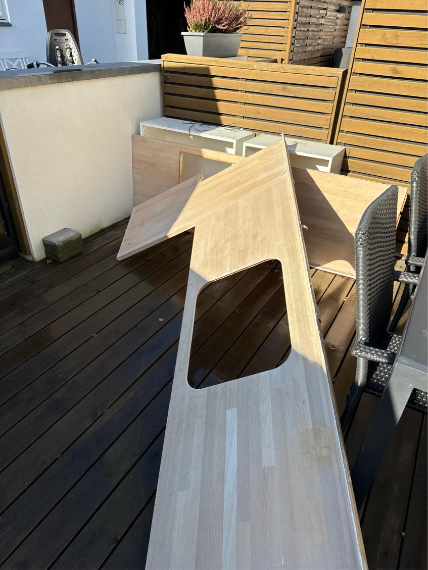 Få smidt køkken til genbrugsstation