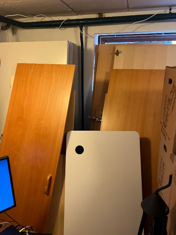 Afhentning af 15+ m3 affald (døre og skabe)