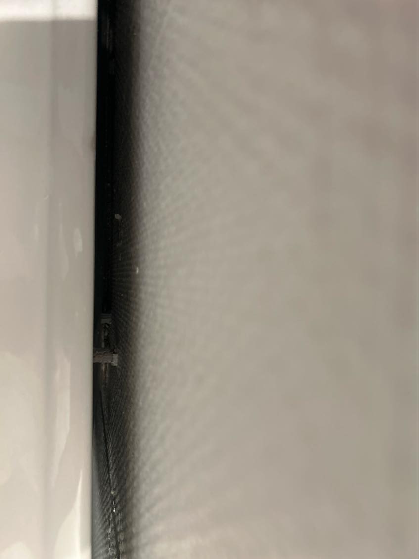 Toiletvask hælder ud fra væg