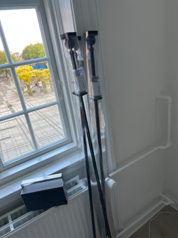 Opsætning af 4 lamper og 3 gardinstænger på 3.6m højt loft