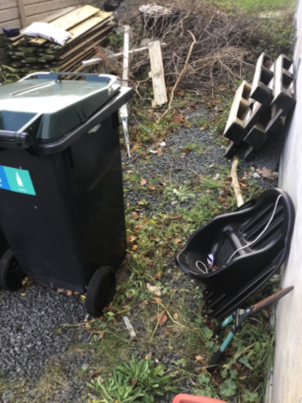 Fjernet ukrudt og bortkørsel