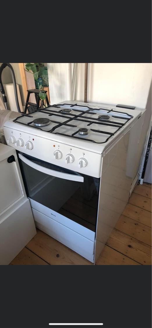 Hjælpe med at bære et komfur ned fra 4 sal og fragtes til min lejlighed 9 min væk og bæres op på 2 sal