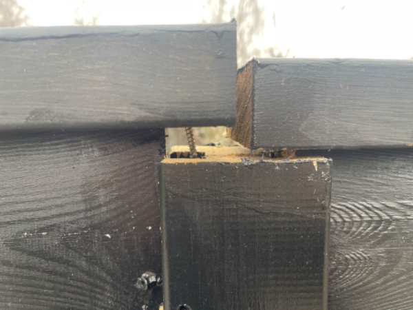 Reparation af træhegn