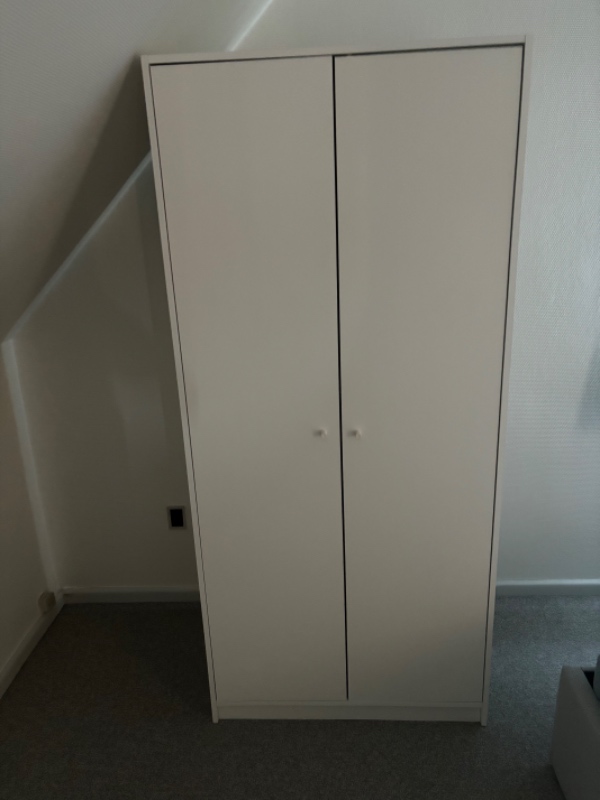 Jeg skal have hjælp til at flytte tvbord, sofa, seng, sofabord, skab, spejl og kommode