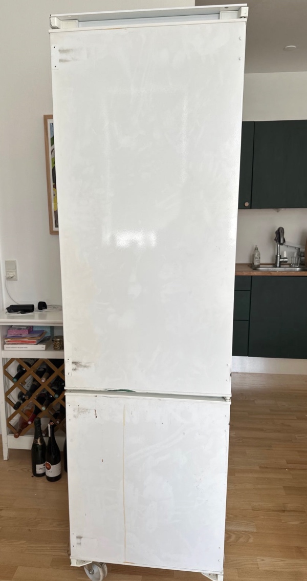 Kør køleskab på losseplads/ til storskrald