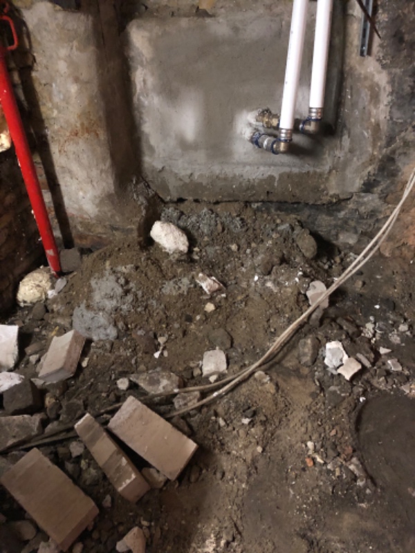 Fjernelse af byggeaffald som håndværkere har efterladt