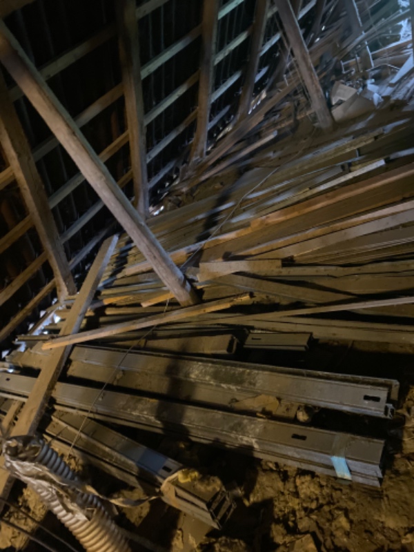 Bortskaffelse af Træ brædder, mineraluld og Halm