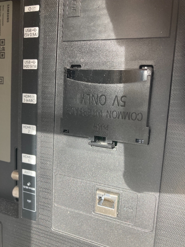 TV-ophæng + nedtagning af bord