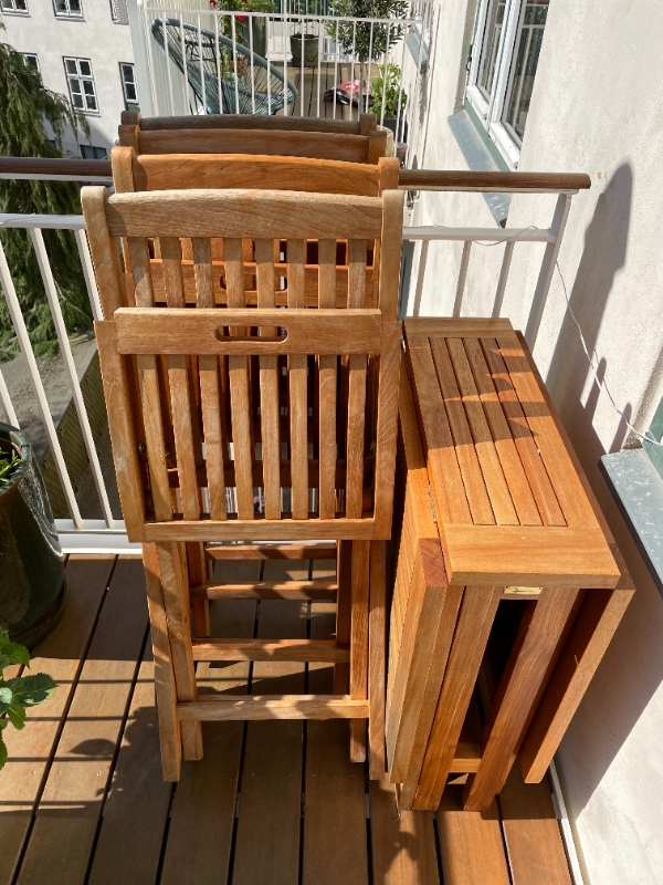 Slibning og lakering af terrassemøbler