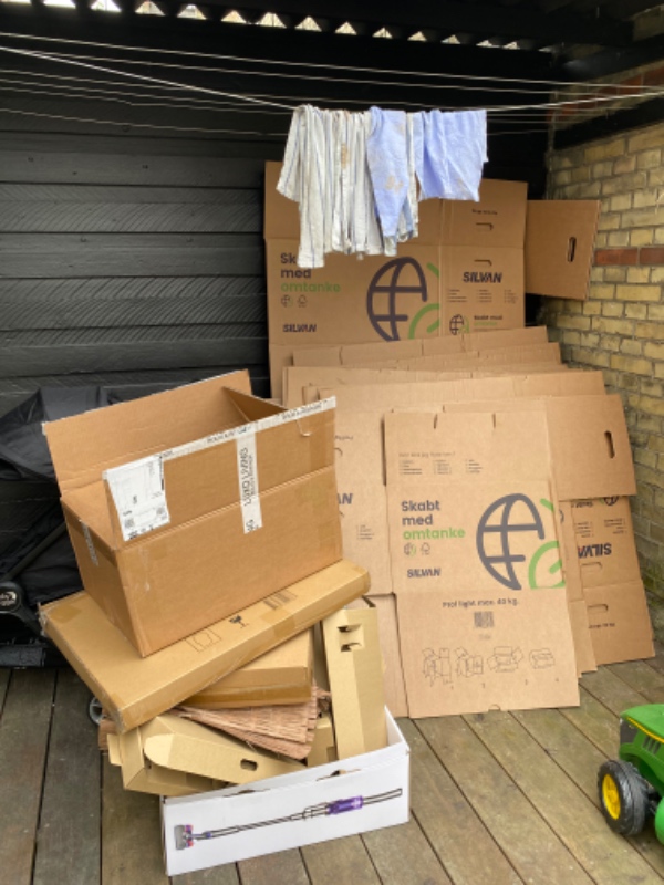 Bortskaffelse af flyttekasser og pap