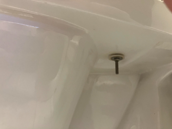Udskiftning af toiletbræt