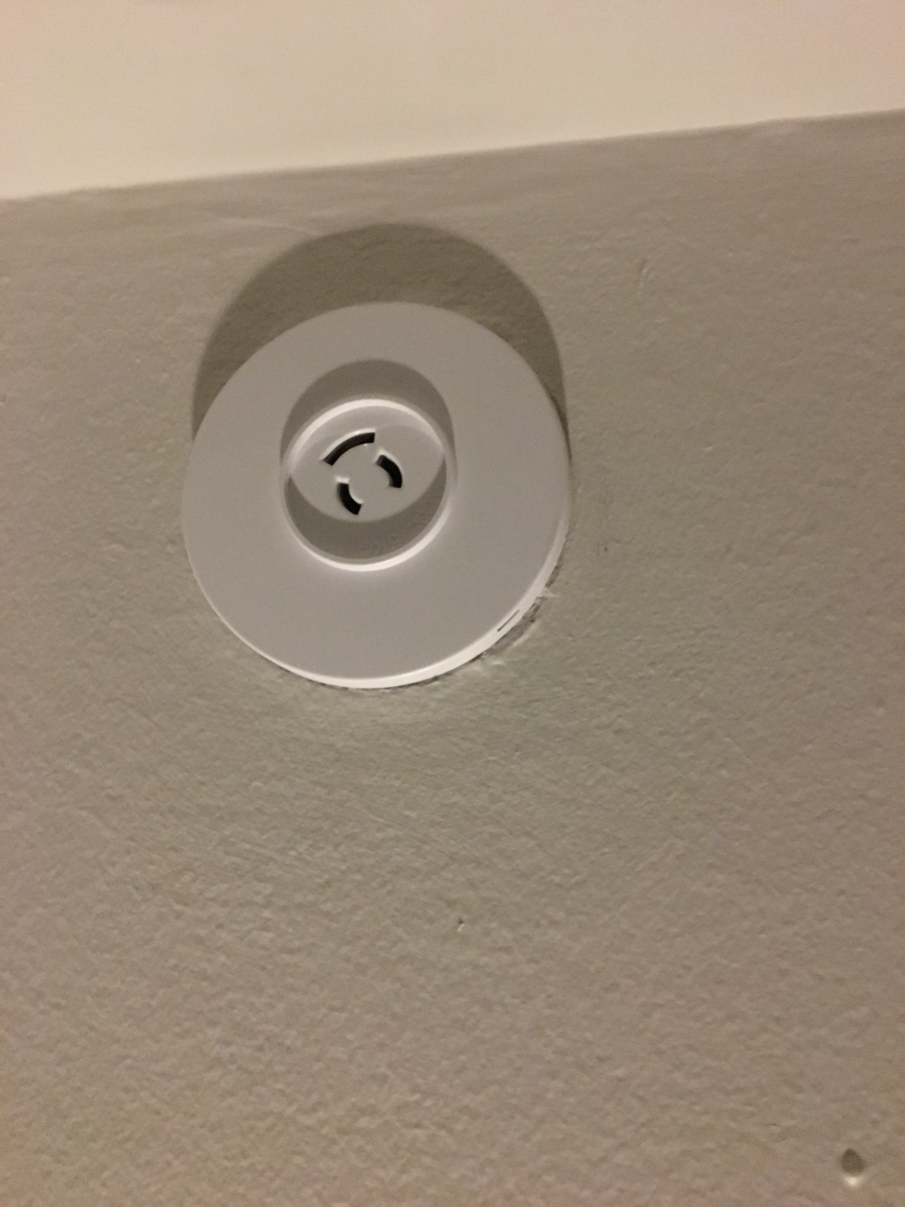 MONTERING & EL-TILSLUTNING AF LAMPER På beton loft