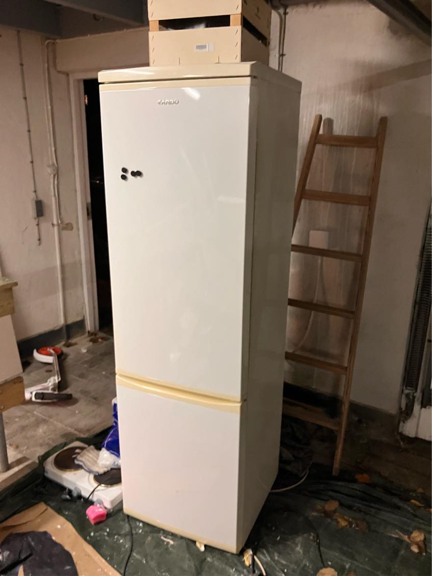 Bortskaffe køleskab