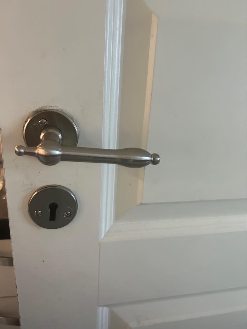 Dørhåndtag skal på den nye dør, kan ik selv finde ud af det