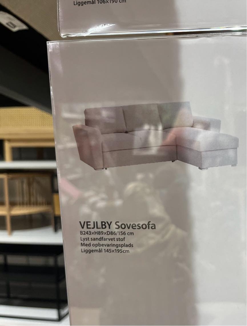 To Ikea garderobeskab, badeværelseskab, sovesofa