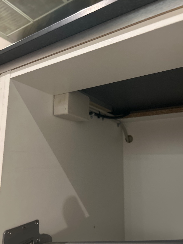 Tilslut kogeplade til strøm