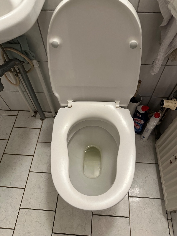 Gustavberg toilet løber med vand