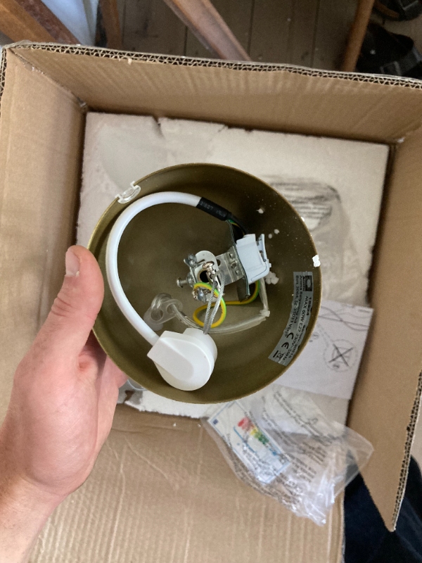 Ophængning af to lamper