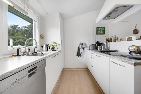 Male sommerhus indvendig